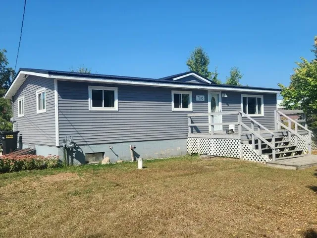 $400,000 | 7385 South 88th Avenue, Rothbury, MI 49452