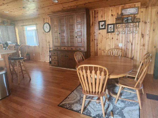 $400,000 | 7385 South 88th Avenue, Rothbury, MI 49452