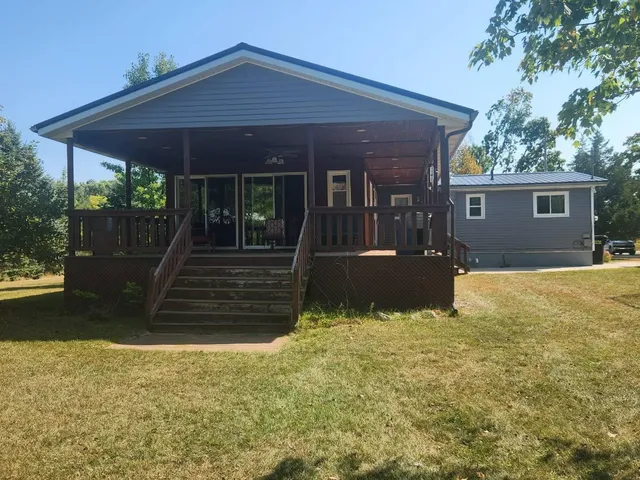 $400,000 | 7385 South 88th Avenue, Rothbury, MI 49452