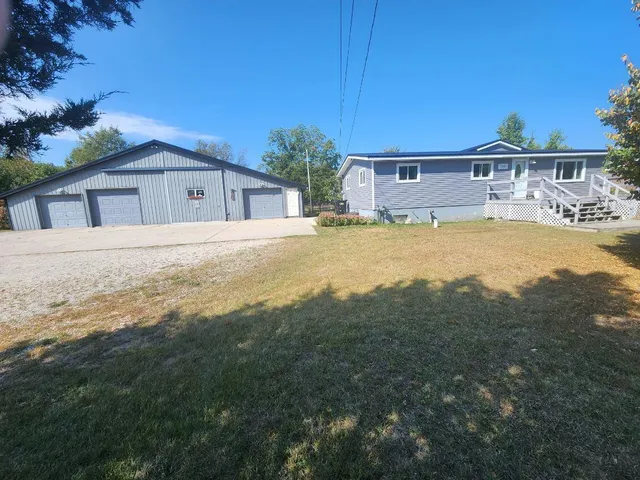 $400,000 | 7385 South 88th Avenue, Rothbury, MI 49452