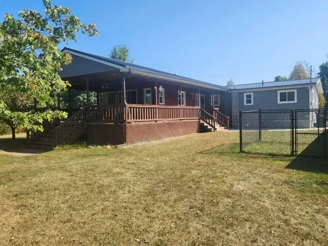 $400,000 | 7385 South 88th Avenue, Rothbury, MI 49452