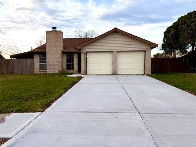 $1,750 | 16354 Villaret Drive, Houston, TX 77083