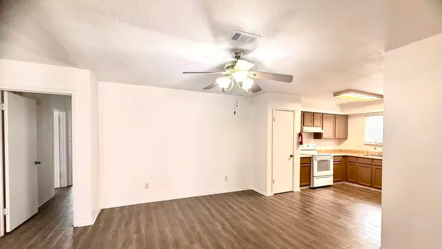 $1,750 | 16354 Villaret Drive, Houston, TX 77083