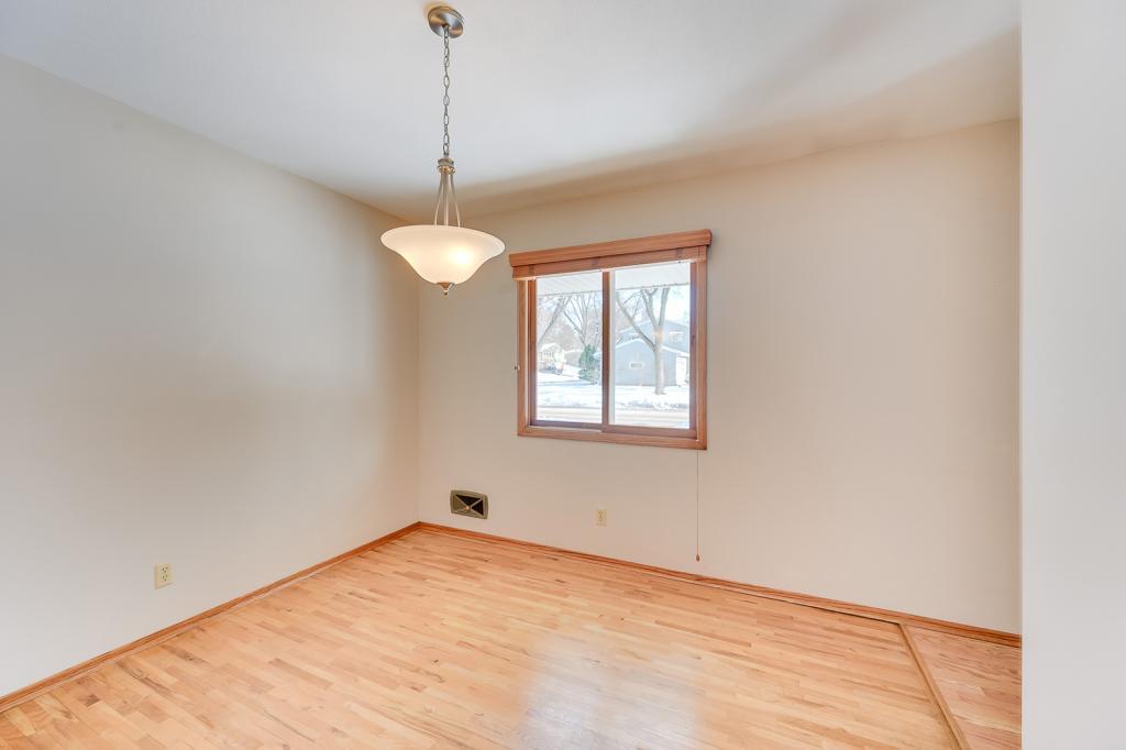 6704 Ridgeview Drive Edina, MN 55439 - Photo 6 of 27