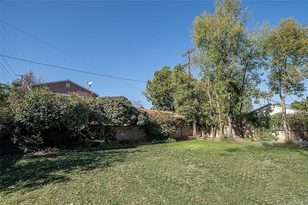 6803 Chisholm Avenue Van Nuys, CA 91406 - Photo 22 of 27