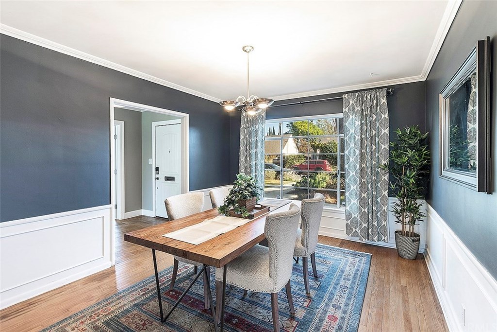 6803 Chisholm Avenue Van Nuys, CA 91406 - Photo 4 of 27