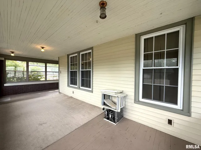 $124,900 | 554 North West Street, Galesburg, IL 61401