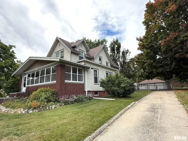 $124,900 | 554 North West Street, Galesburg, IL 61401