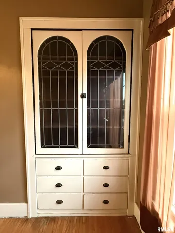 $124,900 | 554 North West Street, Galesburg, IL 61401