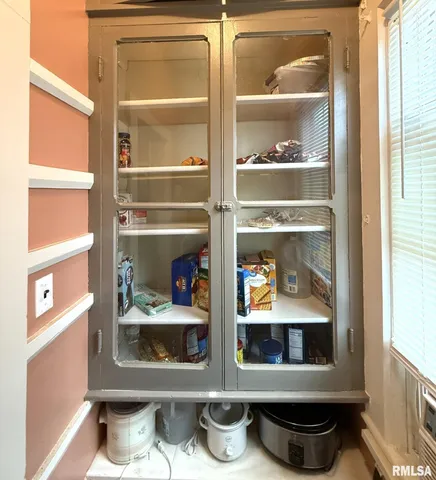 $124,900 | 554 North West Street, Galesburg, IL 61401