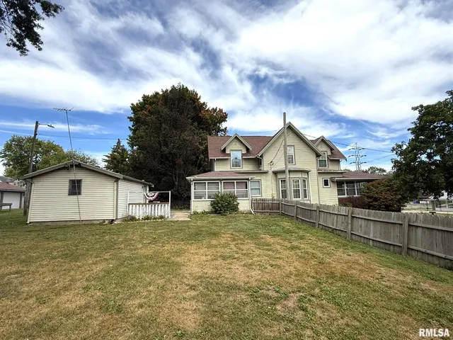 $124,900 | 554 North West Street, Galesburg, IL 61401