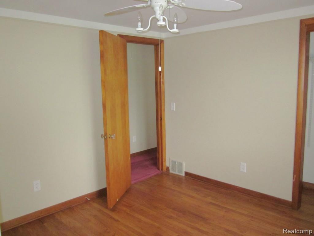 14151 Newburgh Road Livonia, MI 48150 - Photo 24 of 39 22 Bedroom 2 2.jpg