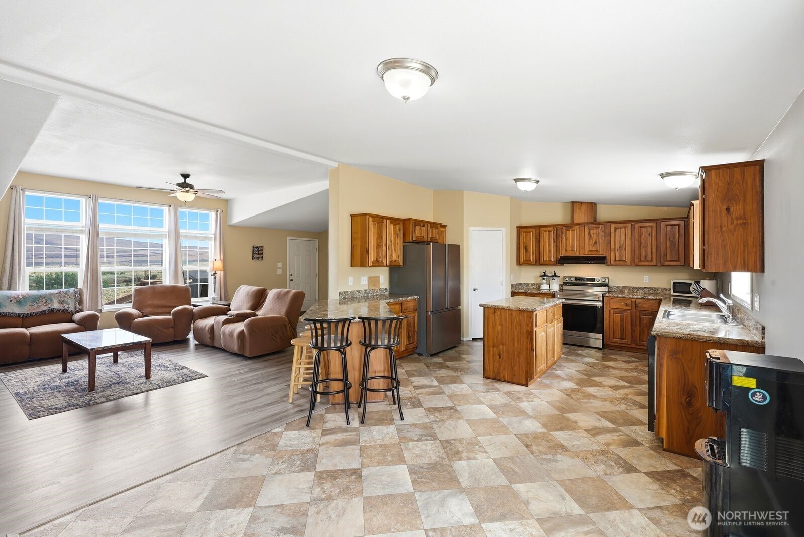 271 Paint Horse Road Yakima, WA 98901 - Photo 12 of 40