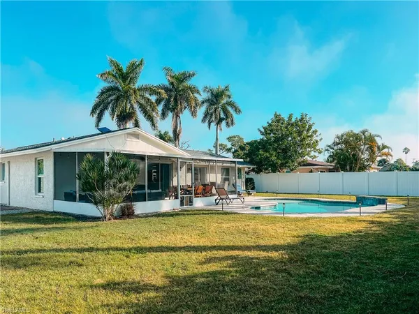 $11,000 | 2680 Longboat Drive, Naples, FL 34104