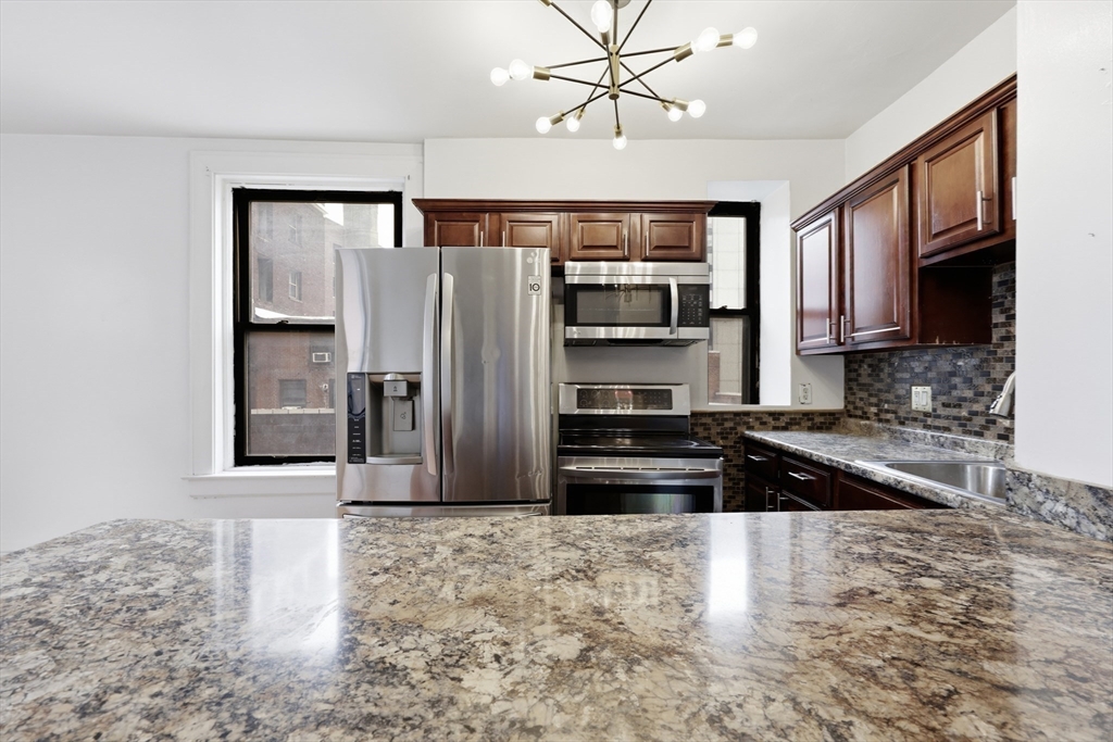 140 Chestnut Street, Unit 319 Springfield, MA 01103 - Photo 19 of 39