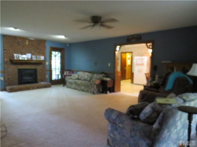571 Lee Road, Unit B Clayton, NC 27520 - Photo 11 of 25 Family room