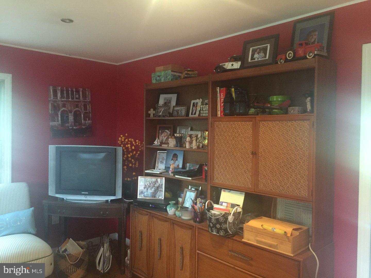 25 Brandon Road Pennington, NJ 08534 - Photo 8 of 9 Gallery Image 8