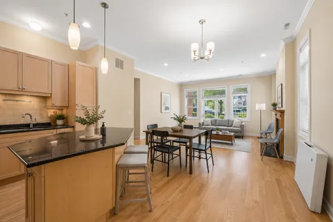 $525,000 | 819 Foster Street, Unit 1S, Evanston, IL 60201
