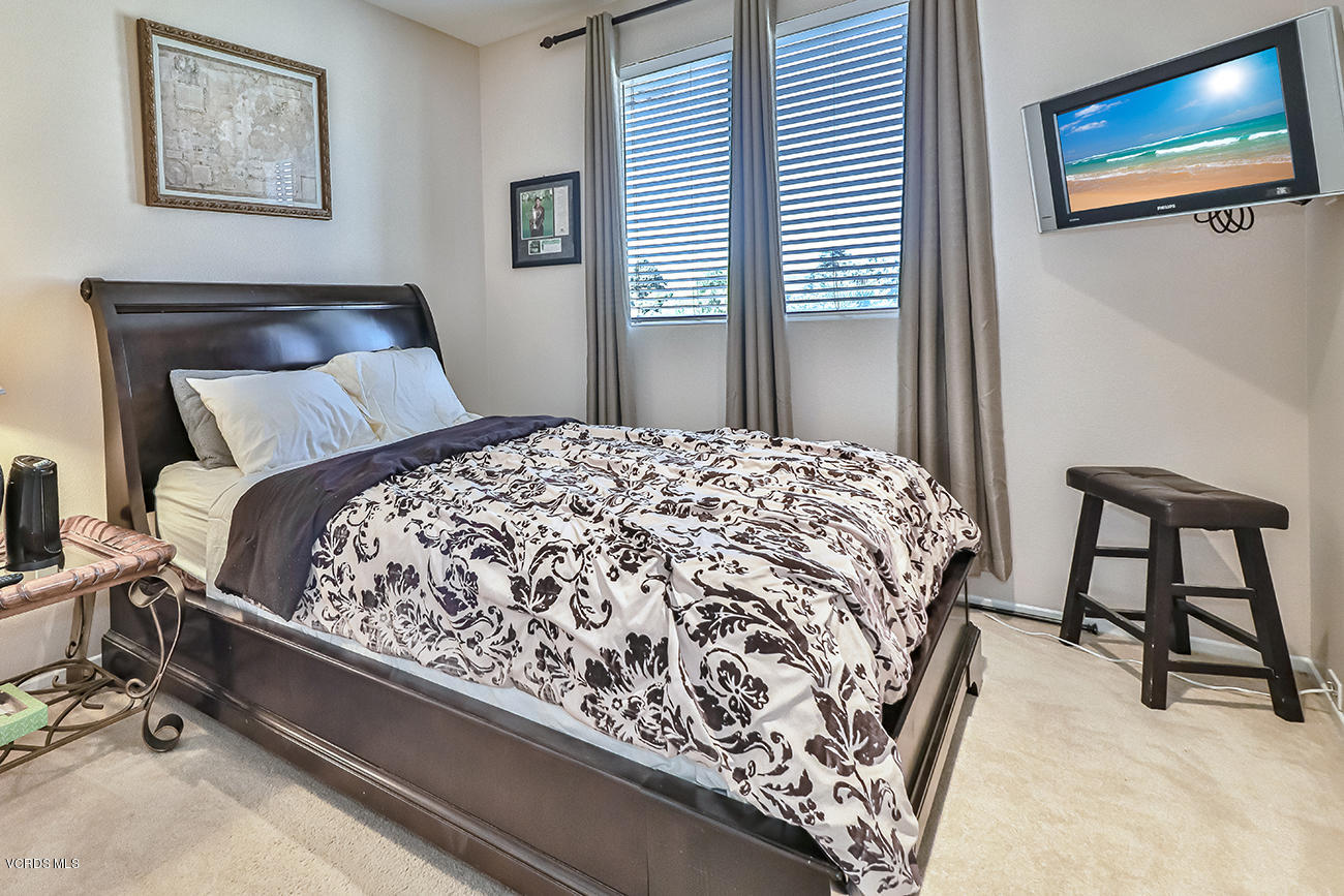 1702 Watercrest Way Simi Valley, CA 93065 - Photo 18 of 32 hBedroom1-1