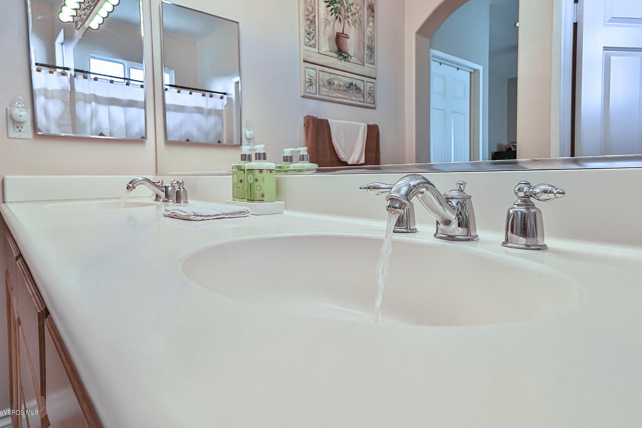 1702 Watercrest Way Simi Valley, CA 93065 - Photo 32 of 32 kMaster Suite4