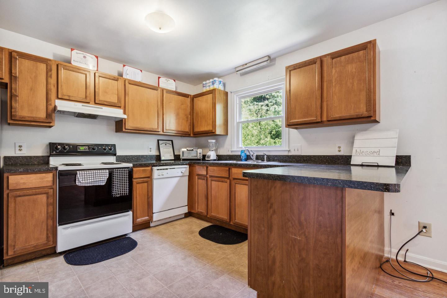 425 Ridgemore Street Fredericksburg, VA 22405 - Photo 3 of 16 Gallery Image 3