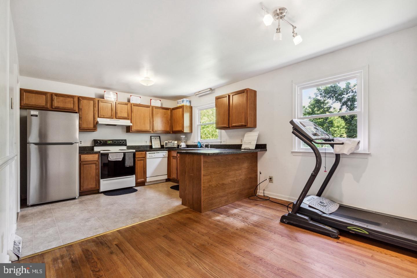 425 Ridgemore Street Fredericksburg, VA 22405 - Photo 4 of 16 Gallery Image 4