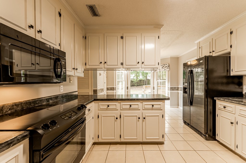 3614 Oak Ridge Lane Dothan, AL 36303 - Photo 13 of 40
