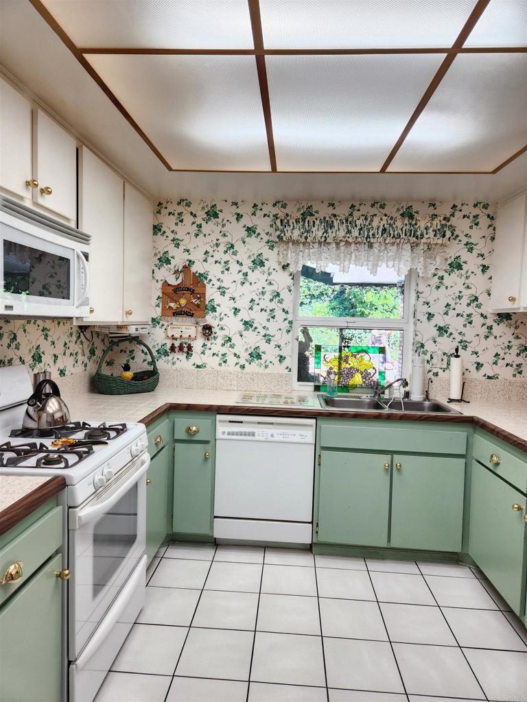 1722 Firestone Drive Escondido, CA 92026 - Photo 20 of 72