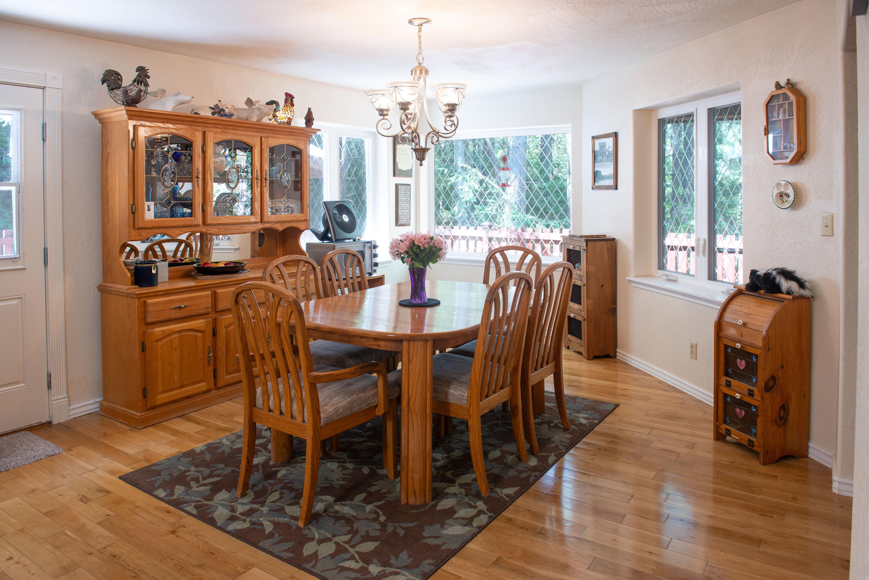 3033 Granite Hill Road Grants Pass, OR 97526 - Photo 10 of 31 Kitchen Dining Area