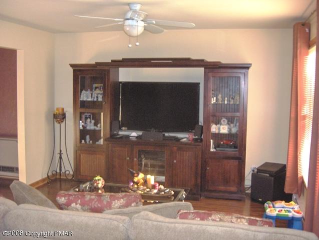 1795 Pine Ridge Drive West Bushkill, PA 18324 - Photo 2 of 6 Living Room