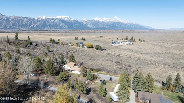 $3,950,000 | 1120 Park View Lane, Jackson, WY 83001