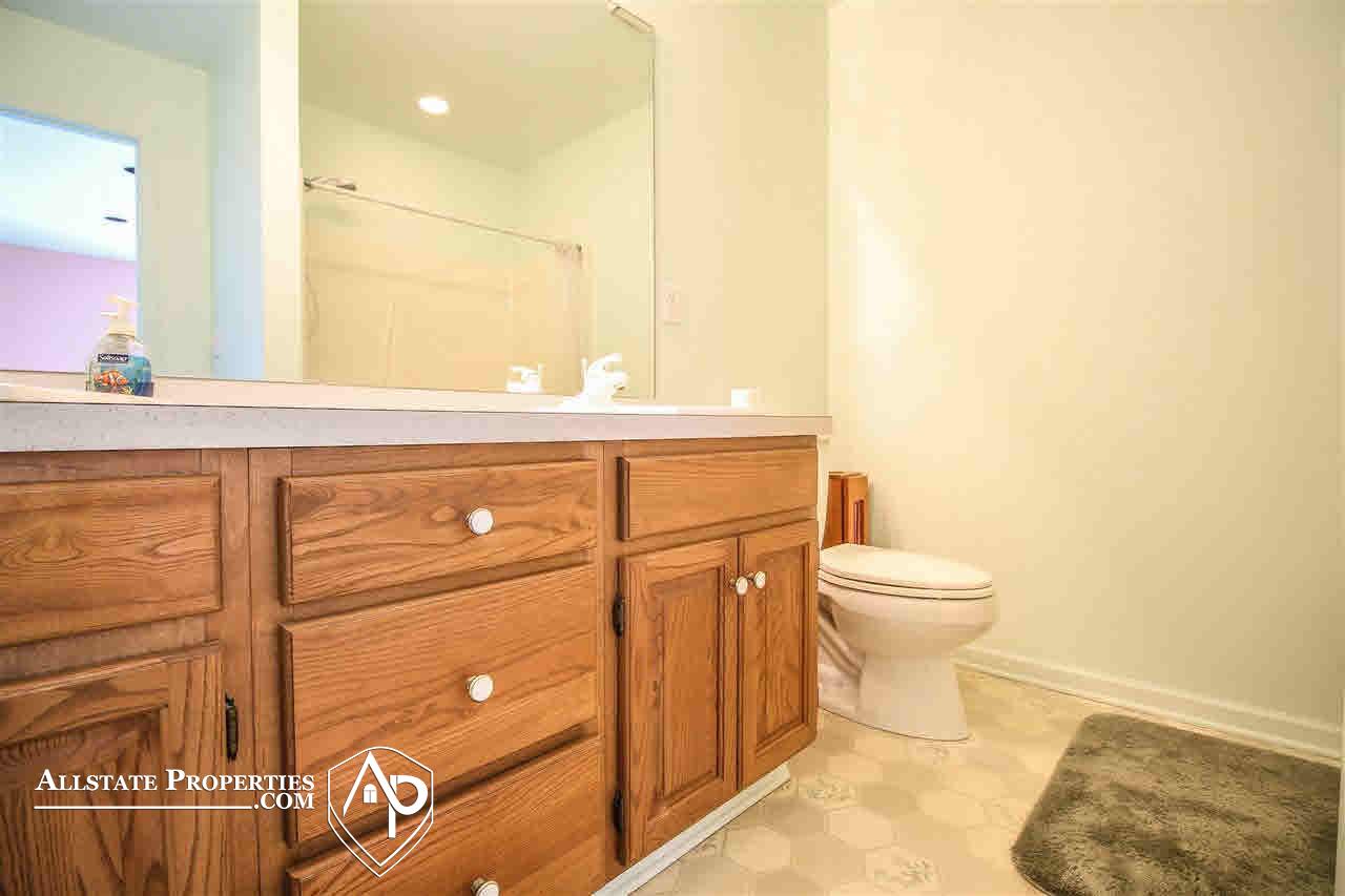 3156 North Henderson Road Davison, MI 48423 - Photo 10 of 34 21435045-9.JPG
