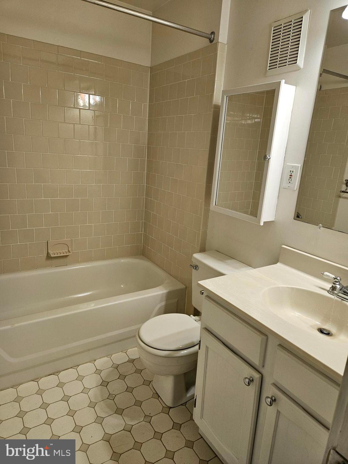 3814 Elbert Avenue Alexandria, VA 22305 - Photo 24 of 26 Upstairs Hall Bathroom