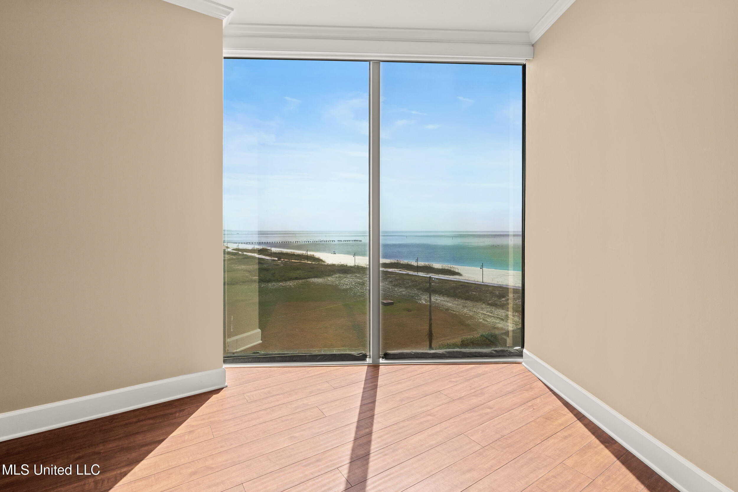 1899 Beach Boulevard, Unit 501 Biloxi, MS 39531 - Photo 27 of 60 27_master bedroom_3