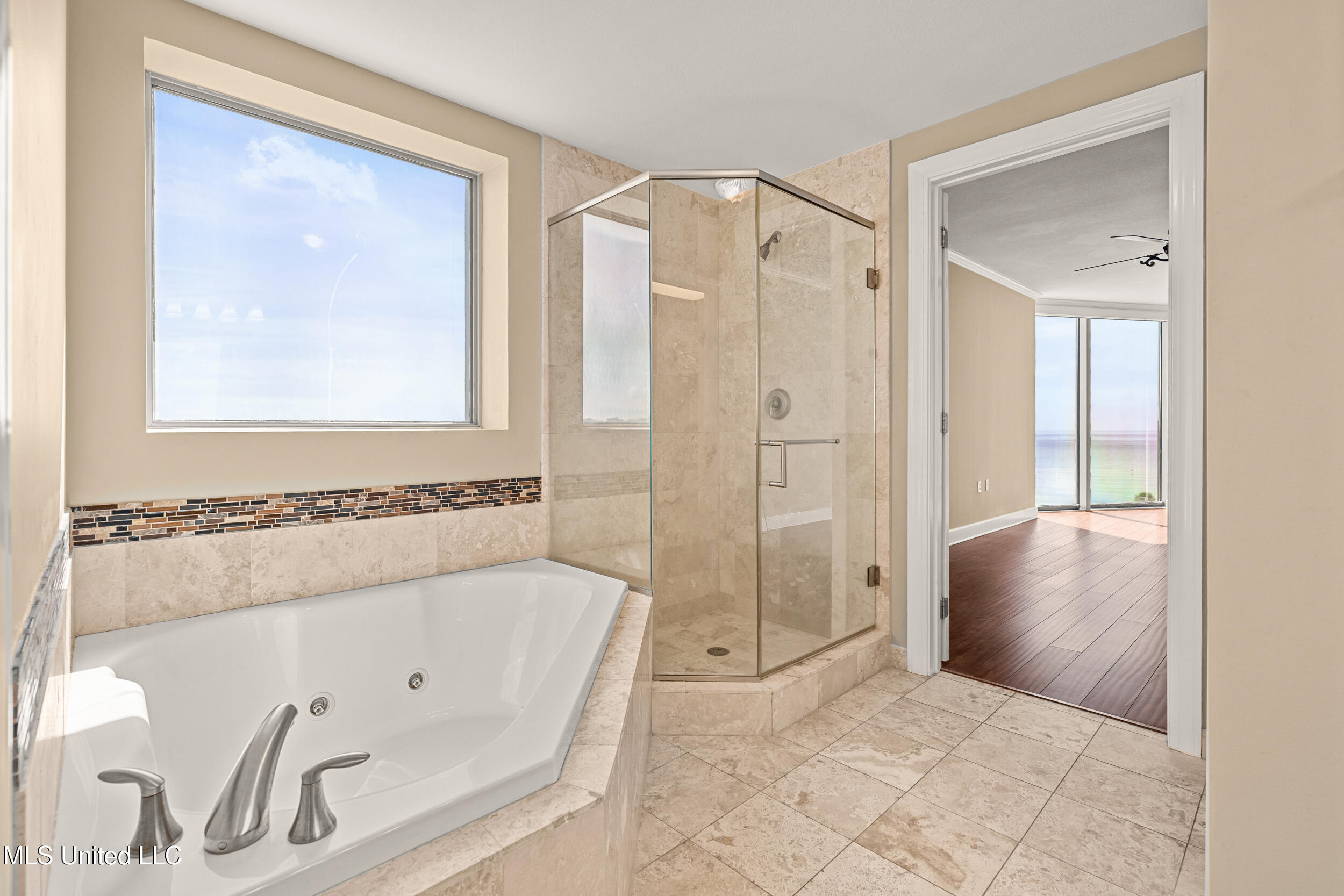 1899 Beach Boulevard, Unit 501 Biloxi, MS 39531 - Photo 33 of 60 33_master bath_3