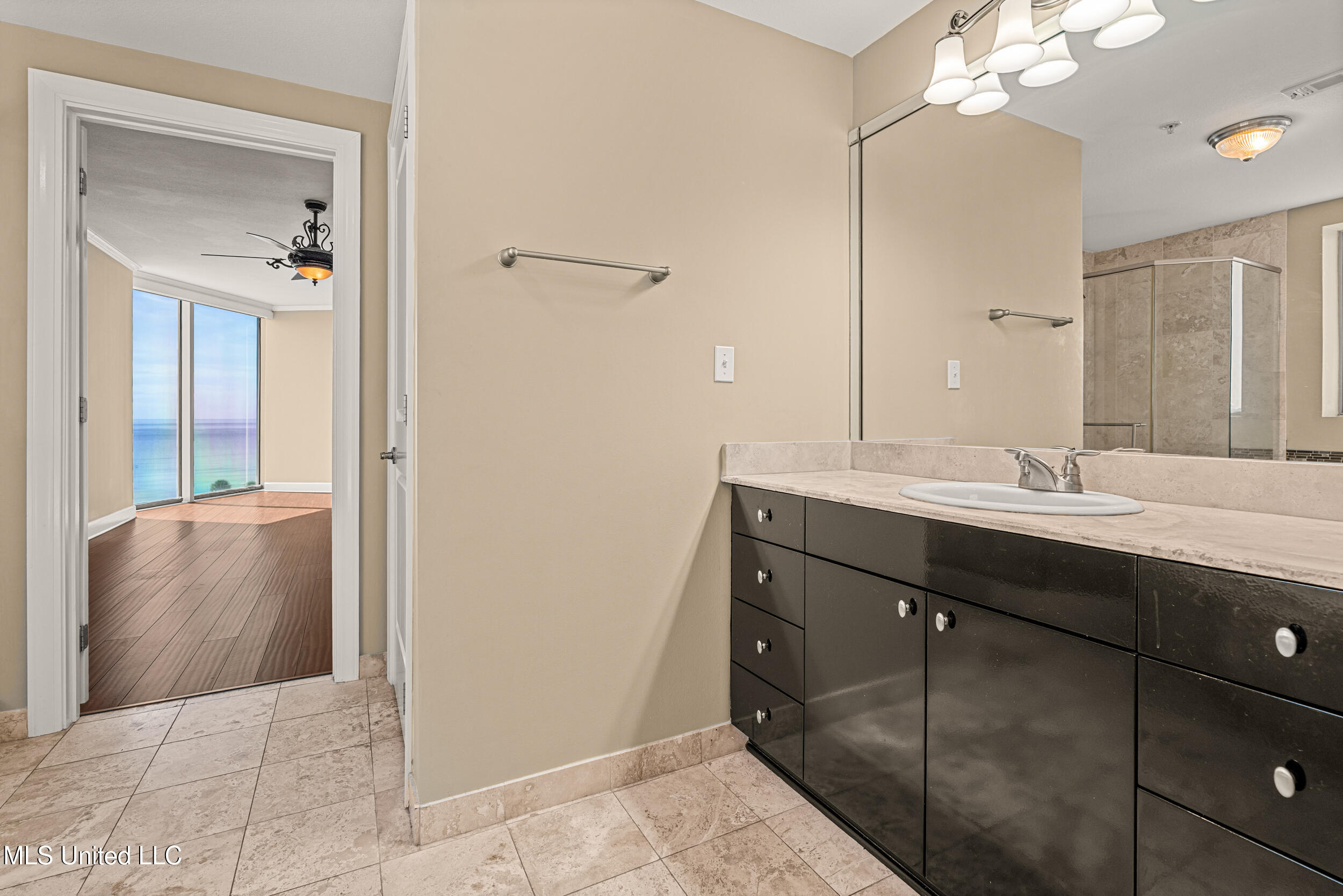 1899 Beach Boulevard, Unit 501 Biloxi, MS 39531 - Photo 34 of 60 34_master bath_4