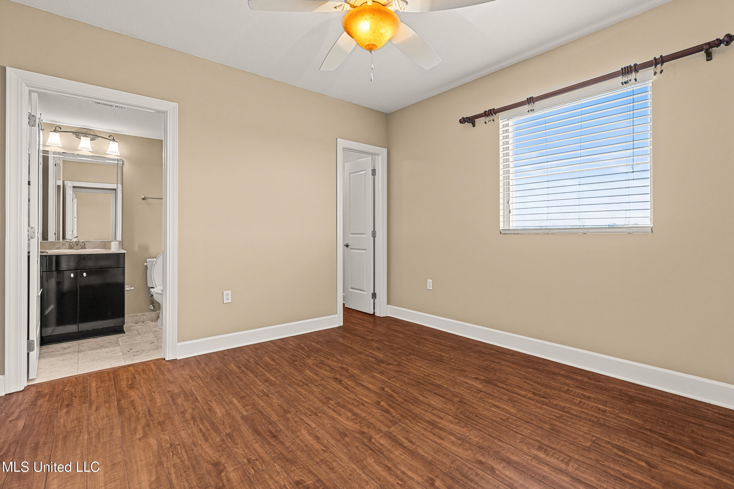 1899 Beach Boulevard, Unit 501 Biloxi, MS 39531 - Photo 36 of 60 36_bedroom 2