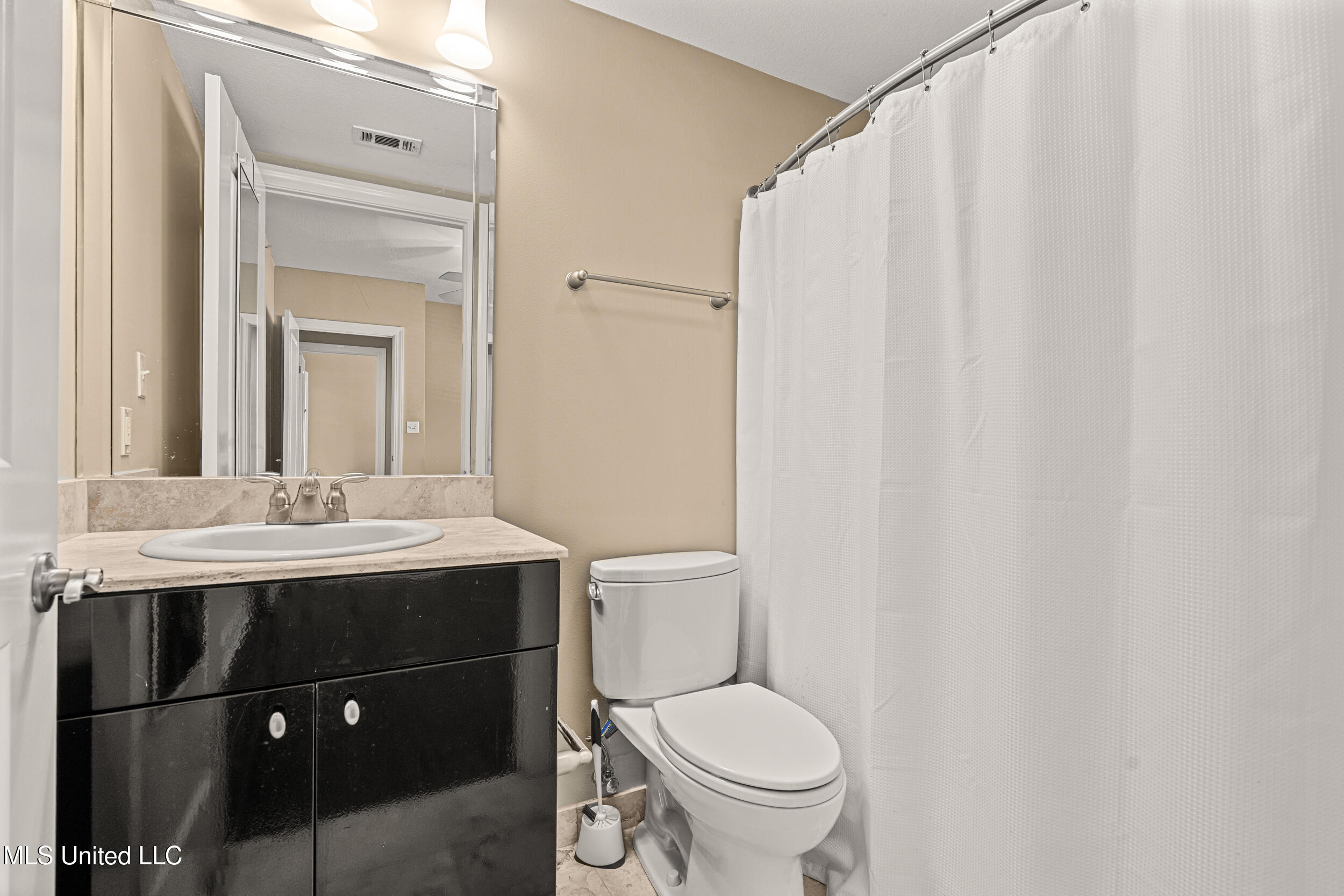 1899 Beach Boulevard, Unit 501 Biloxi, MS 39531 - Photo 38 of 60 38_bedroom_2 bathroom