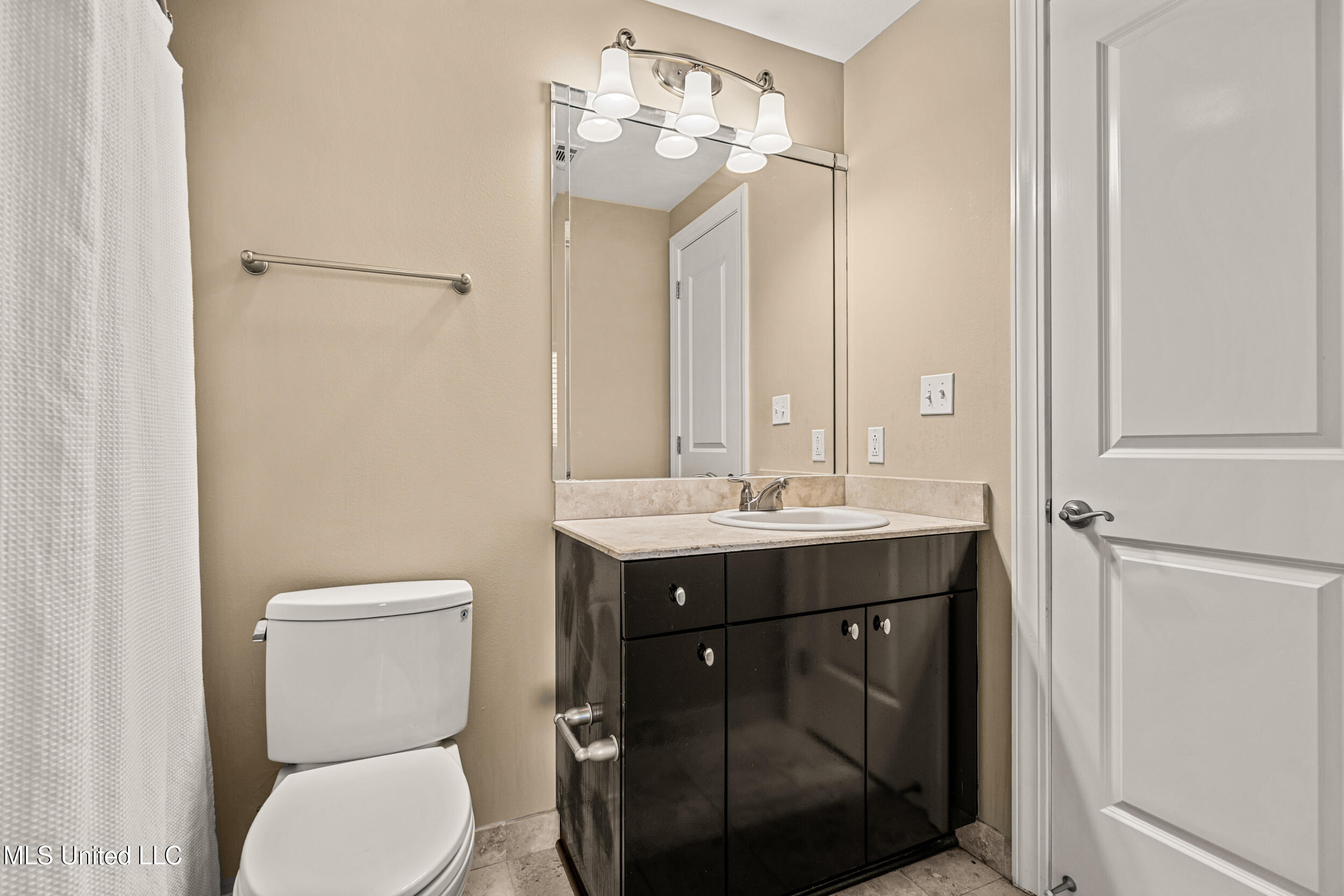 1899 Beach Boulevard, Unit 501 Biloxi, MS 39531 - Photo 43 of 60 43_bedroom 3 bath