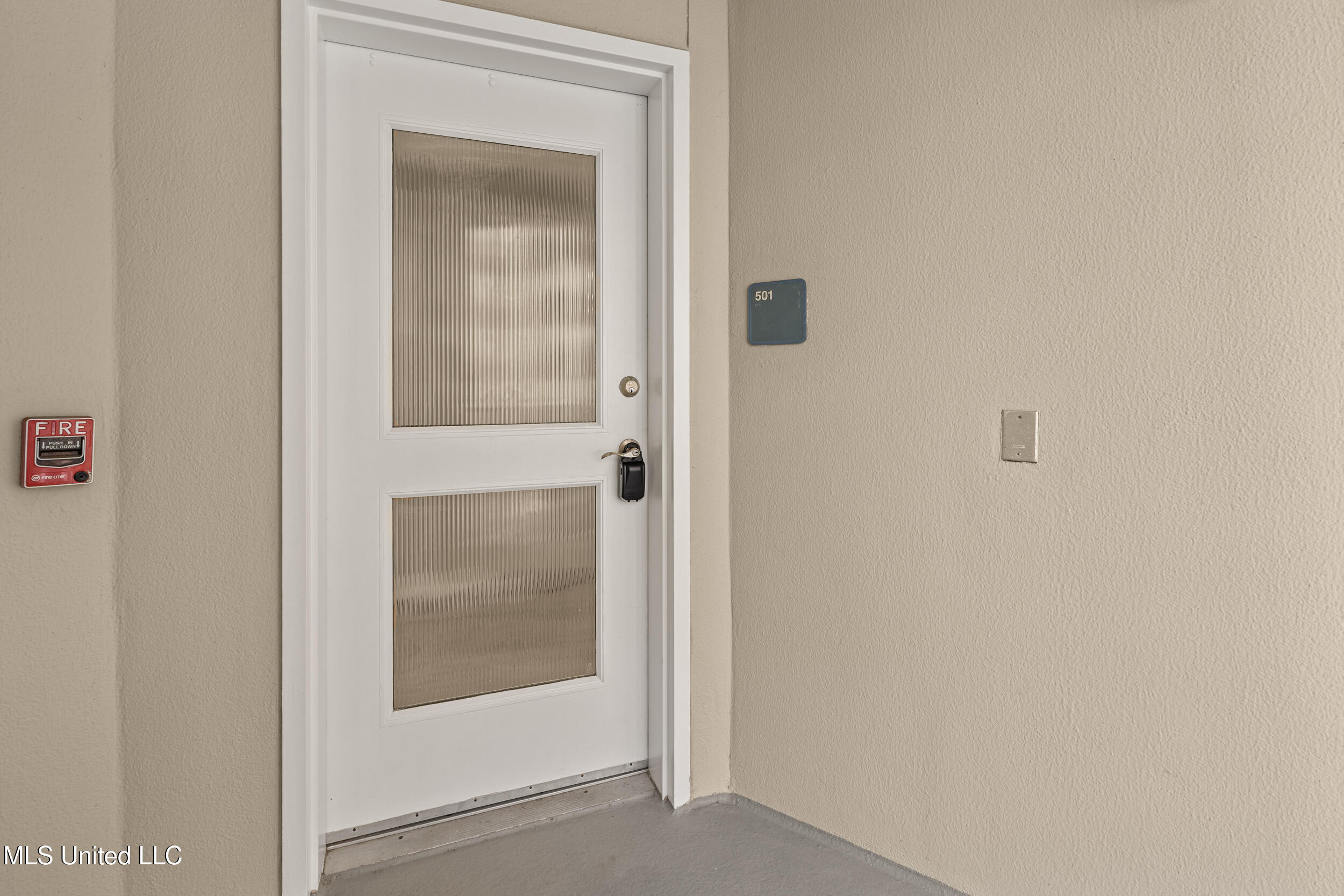 1899 Beach Boulevard, Unit 501 Biloxi, MS 39531 - Photo 6 of 60 6_front door_2