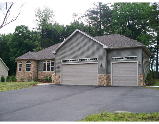 37 Longfellow Road Holyoke, MA 01040 - Photo 1 of 14