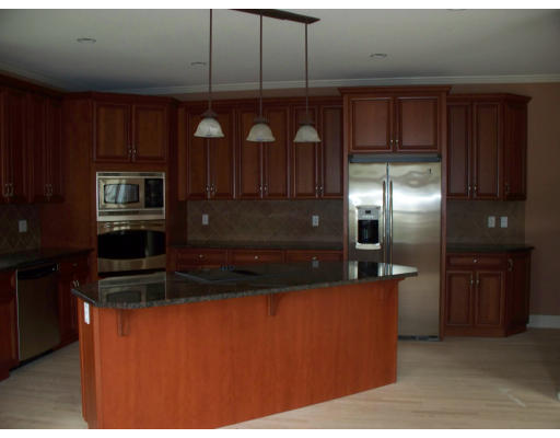 37 Longfellow Road Holyoke, MA 01040 - Photo 4 of 14