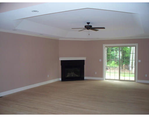 37 Longfellow Road Holyoke, MA 01040 - Photo 6 of 14