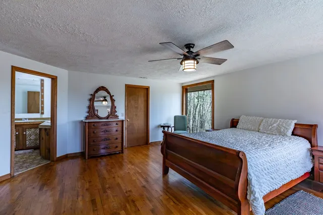 $475,000 | 425 Running Deer Lane, Murphy, NC 28906