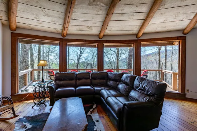 $475,000 | 425 Running Deer Lane, Murphy, NC 28906