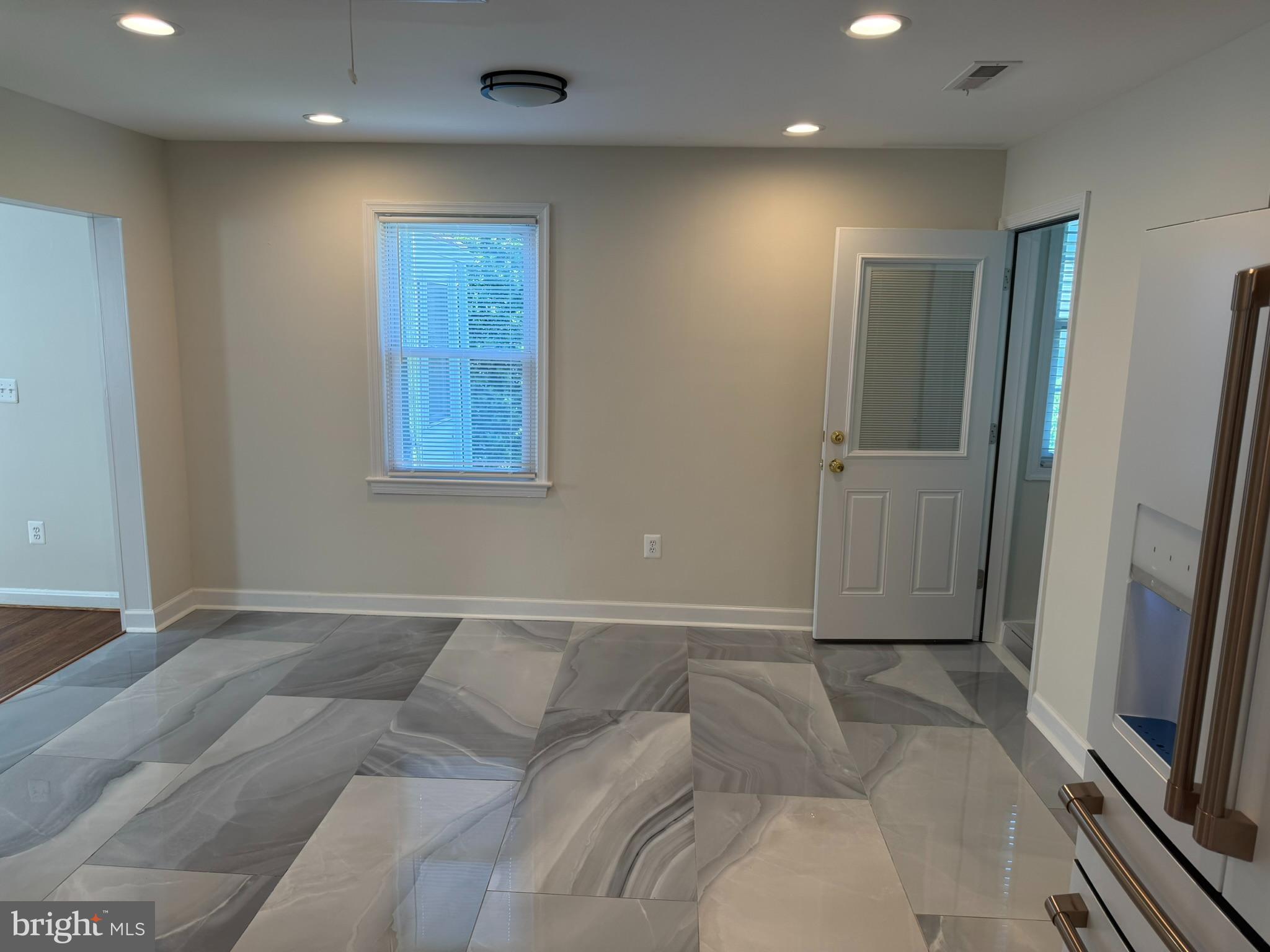 2923 Fairhill Road Fairfax, VA 22031 - Photo 11 of 63