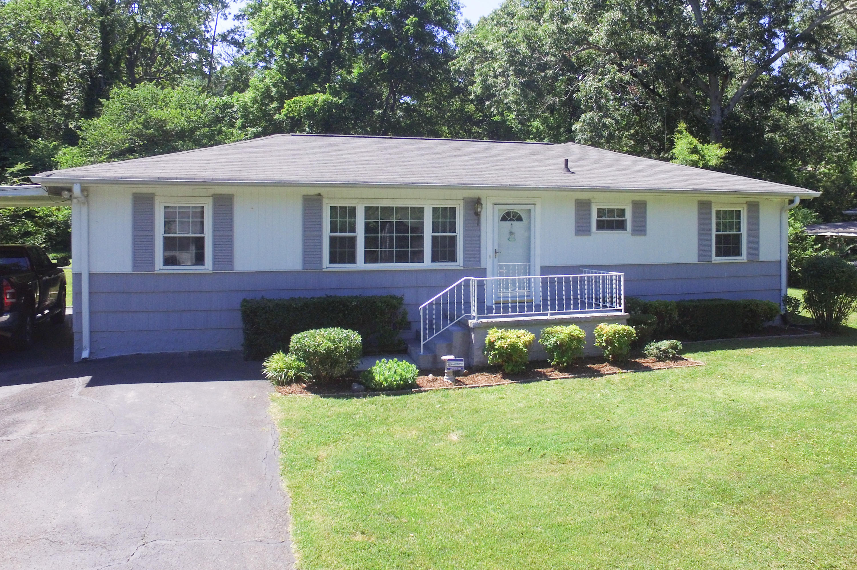 4713 Eldridge Road Hixson, TN 37343 - Photo 1 of 31 1 FRONT