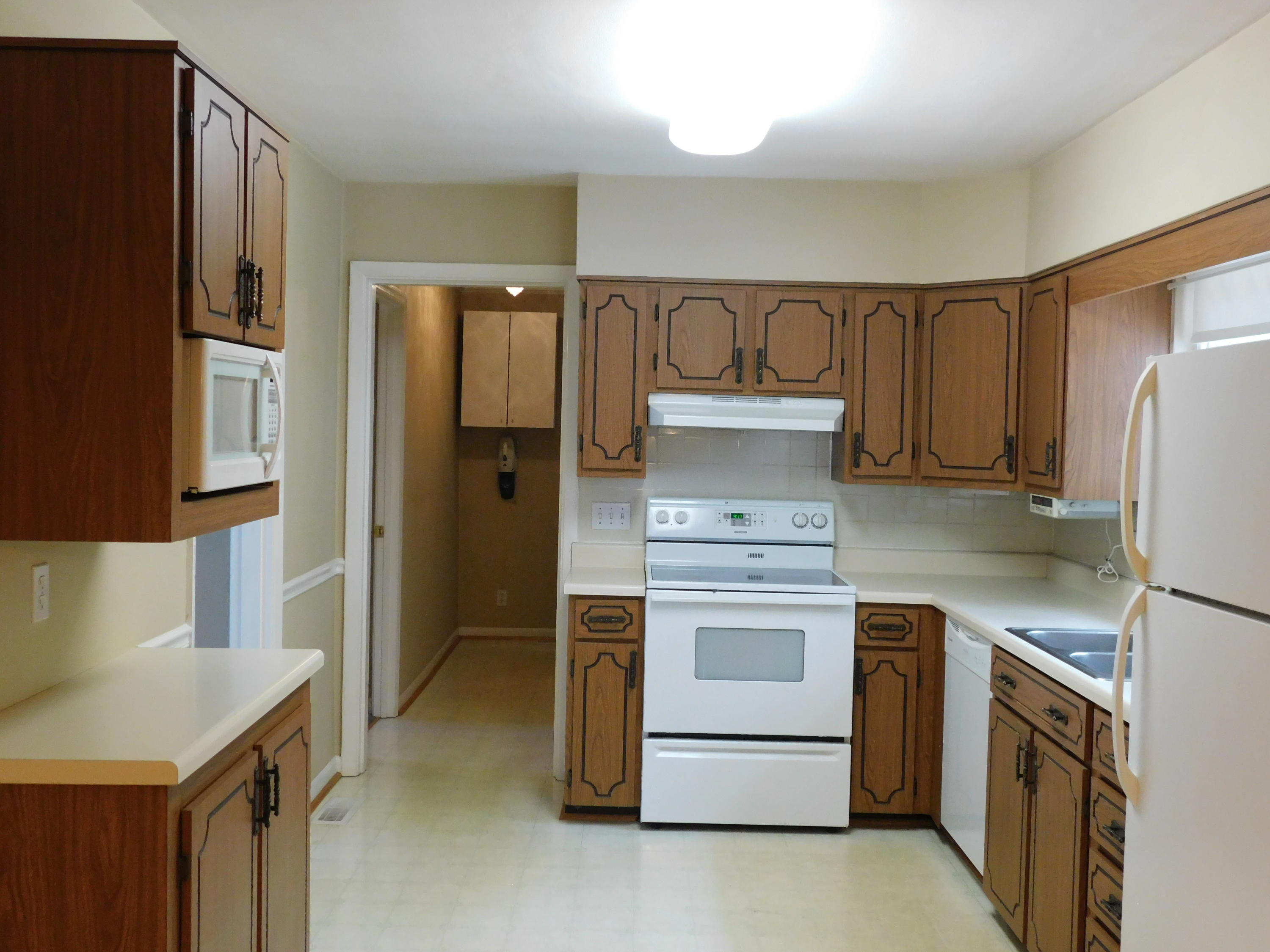 4713 Eldridge Road Hixson, TN 37343 - Photo 8 of 31 6 KITCHEN