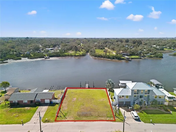 $999,000 | 8603 Magnolia Street, Gibsonton, FL 33534