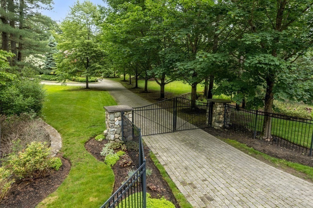 94 Topsfield Road Boxford, MA 01921 - Photo 3 of 40 a view of a garden